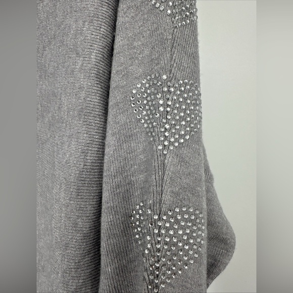 LIV Milano Embellished With Rhinestone HEARTS On Sleeves SOFT Sweater NWT Small - Picture 2 of 7